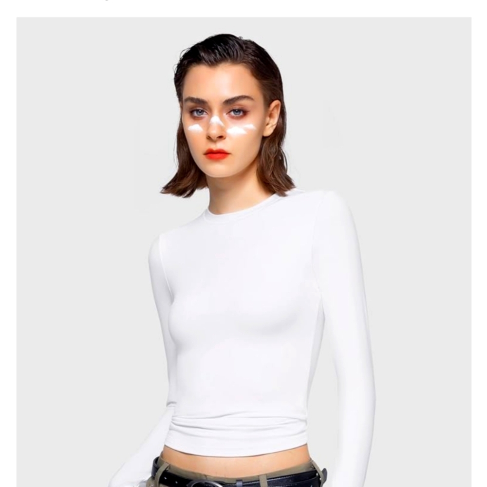 NWT Pumiey Woman's Med white crew neck tee
